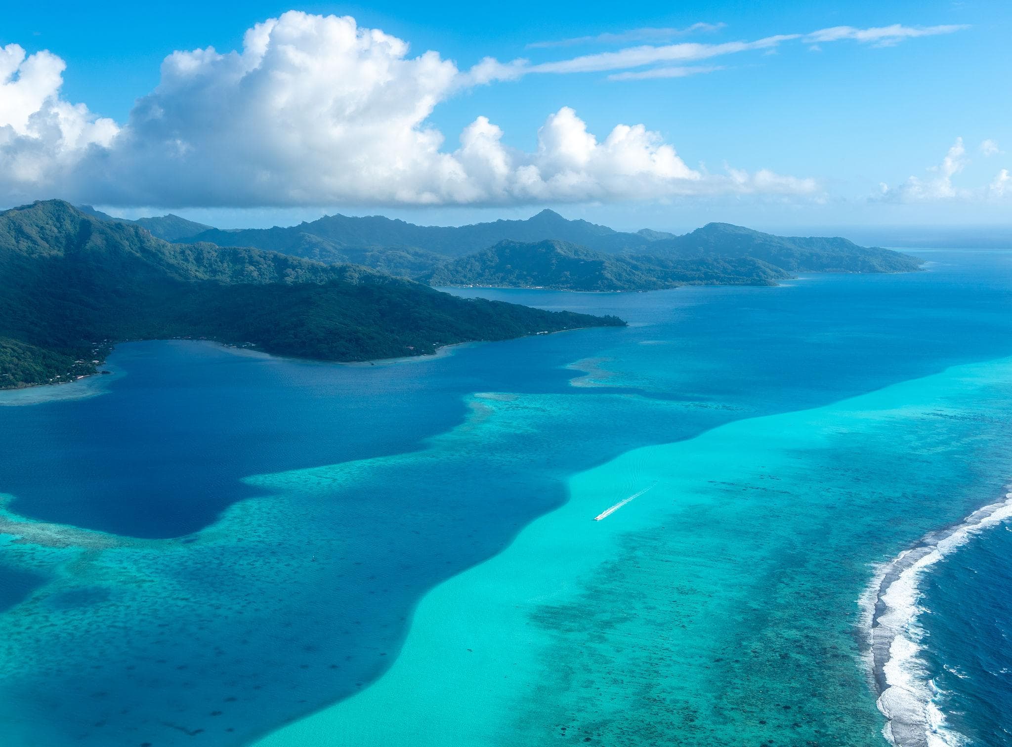 Vue de l'île de Taha'a en Polynésie française, berceau de la vanille de Tahiti